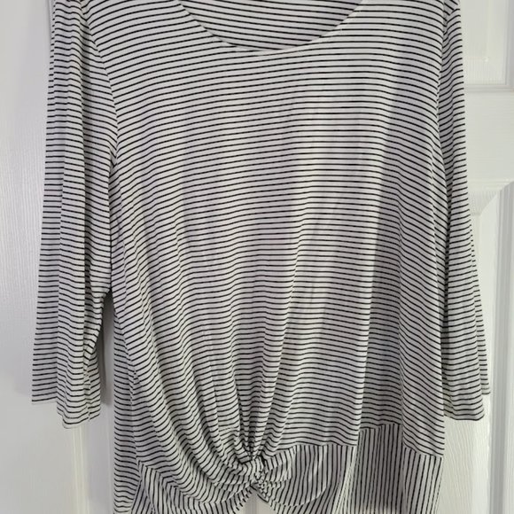 Chico's black and white striped top 3/4 sleeves knotted‎ in front Size 3/… - Picture 1 of 5